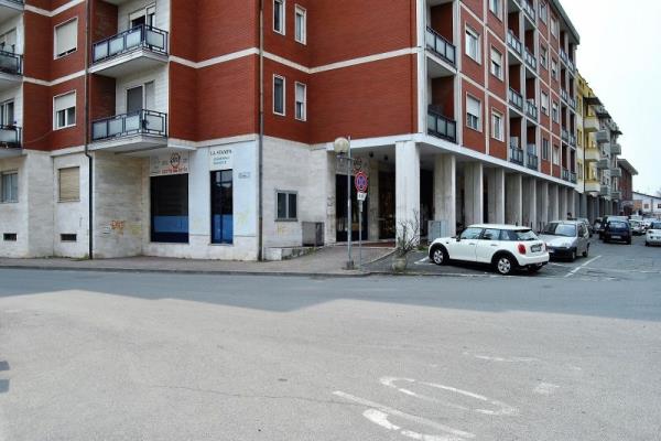 AFFITTO Negozio Romano Canavese