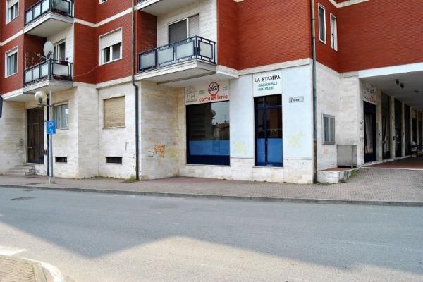 AFFITTO Negozio Romano Canavese