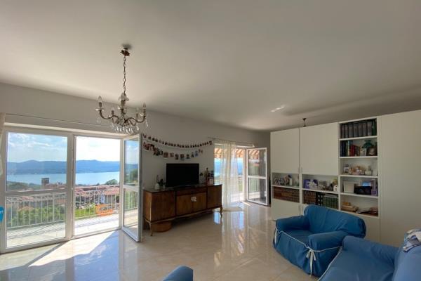 VENDITA villa singola Viverone (BI)