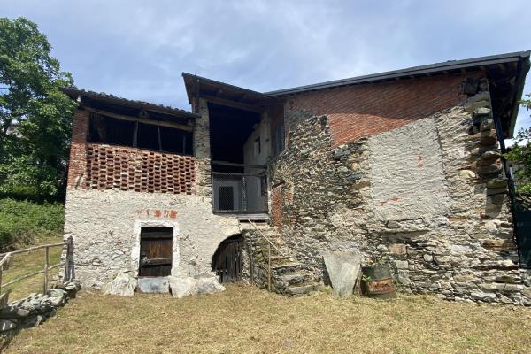VENDITA rustico o casale Val di Chy (TO)