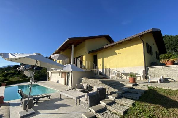 VENDITA villa singola Viverone (BI)