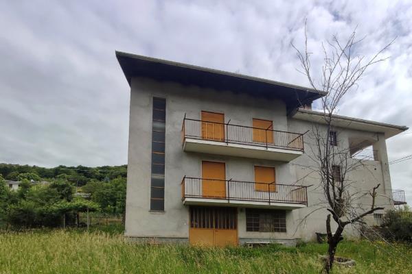 VENDITA Casa semi-indipendente Val di Chy