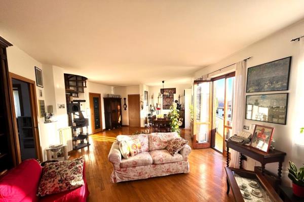 VENDITA Appartamento su due livelli Ivrea