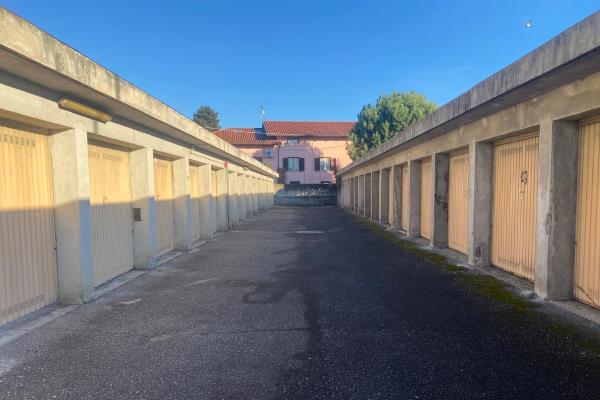VENDITA Box - posto auto Strambino