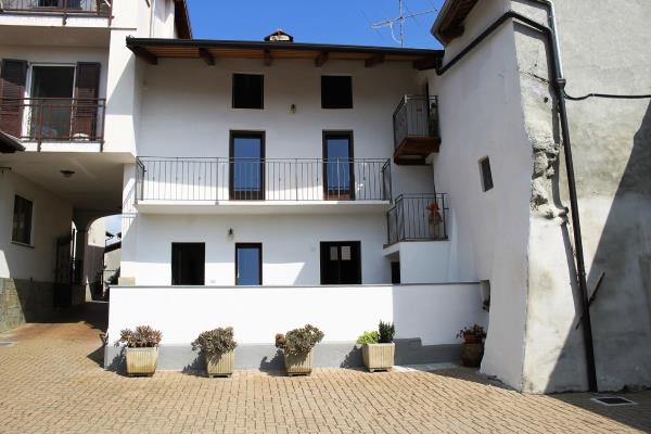 VENDITA Casa semi-indipendente Vestign�