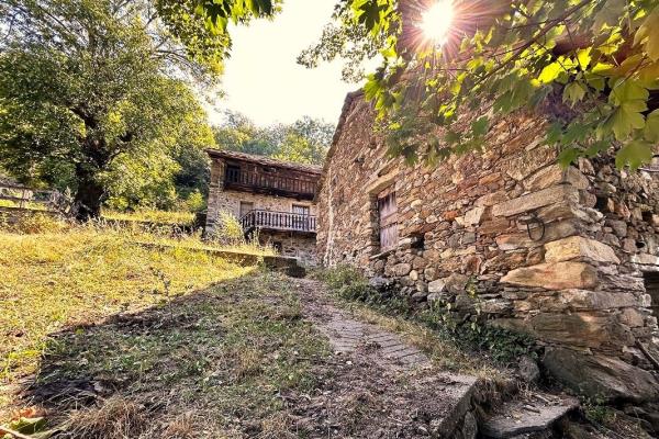 VENDITA Casa indipendente Carema